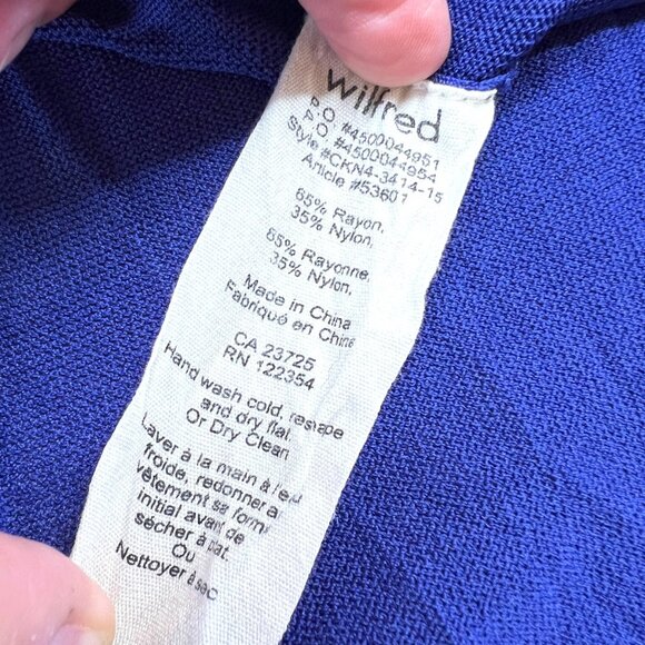 Wilfred Blue Knit Short Sleeve Side Slit Top Size Large - Picture 9 of 10